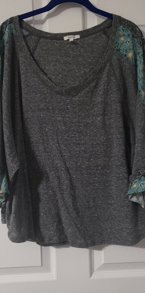 Maurices Floral Printed Sleeves v-neck top